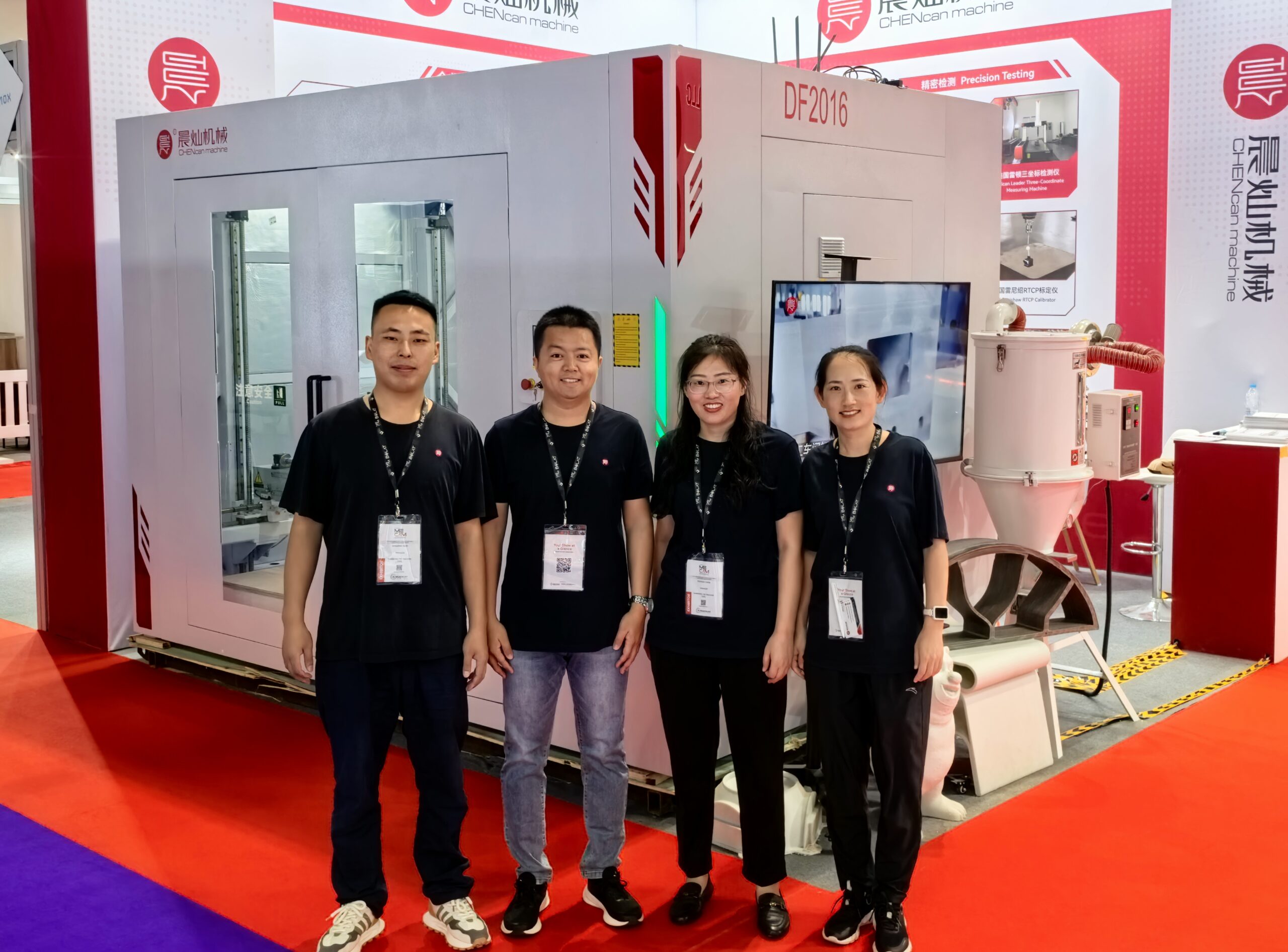 CHENcan CNC team at international exhibition